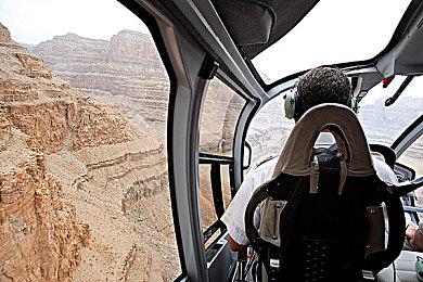 主机版《群马乱斗》发售日预告 10月18日上线